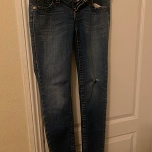 True Religion women “ Julie” low rise jeans size 28
